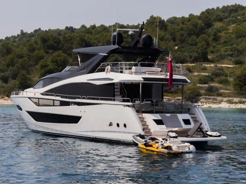 Sunseeker 88 Yacht