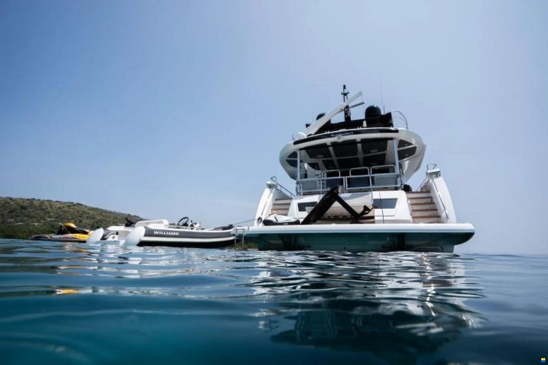 Sunseeker 88 Yacht