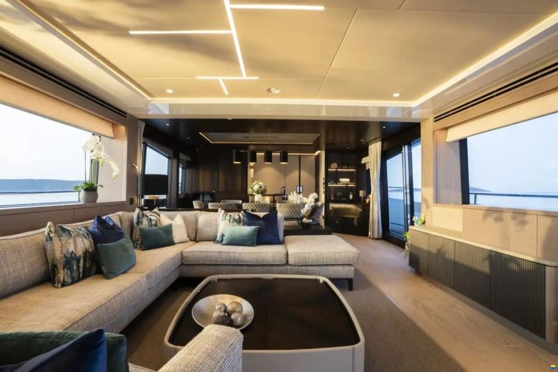 Sunseeker 88 Yacht