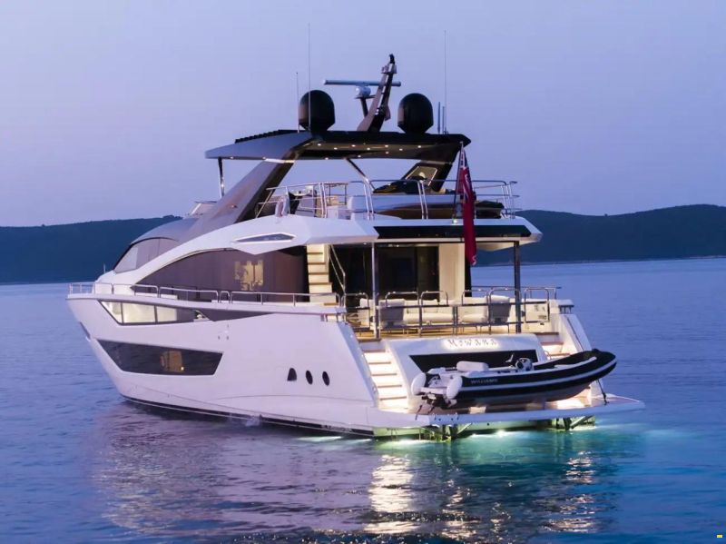 Sunseeker 88 Yacht