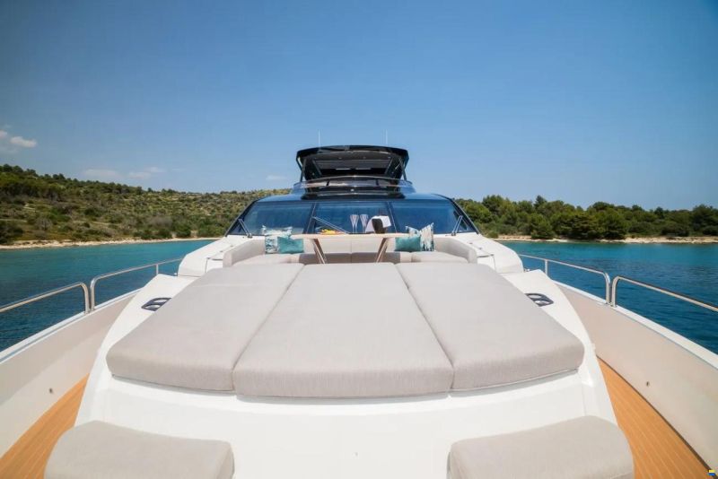 Sunseeker 88 Yacht