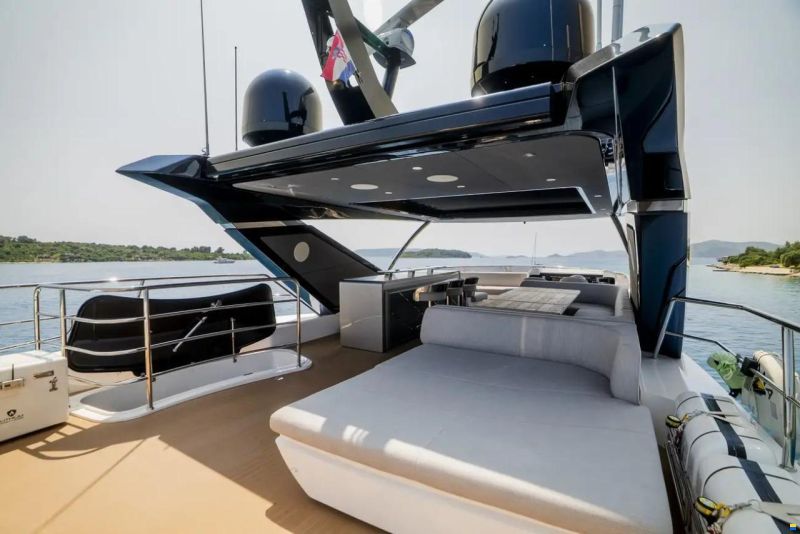 Sunseeker 88 Yacht