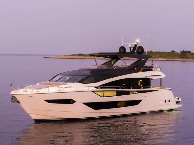 Sunseeker 88 Yacht