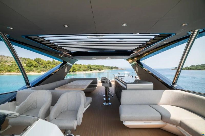 Sunseeker 88 Yacht