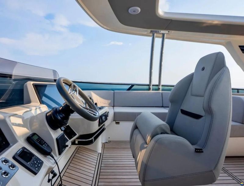 Absolute Navetta 68