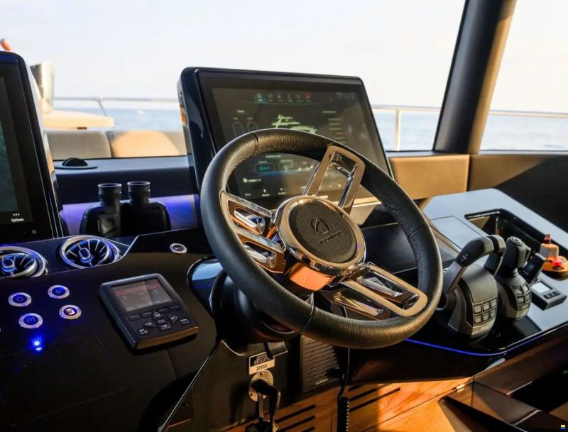 Absolute Navetta 68
