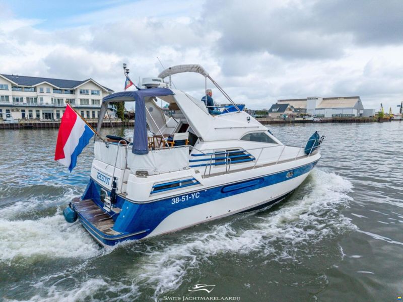 Astor 37 Flybridge