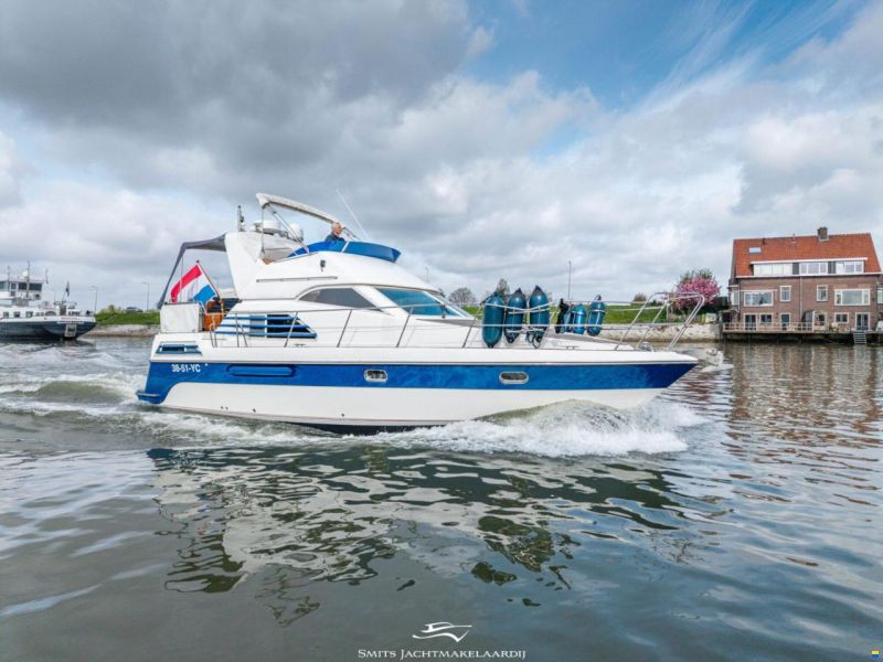 Astor 37 Flybridge