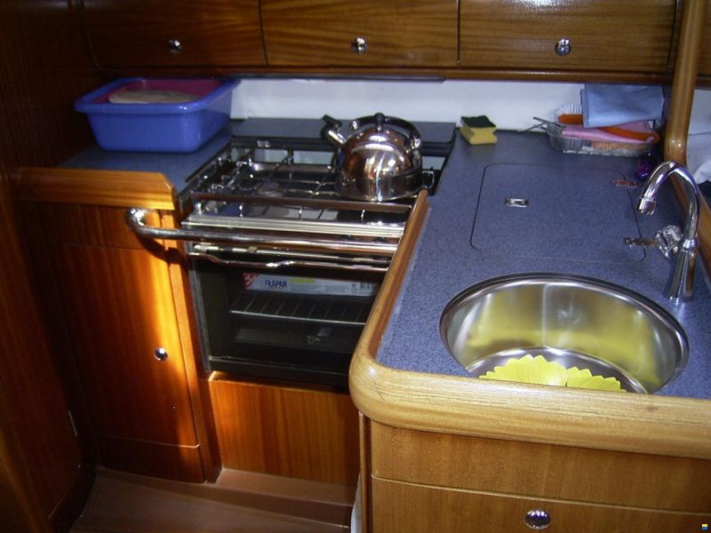 Bavaria 32