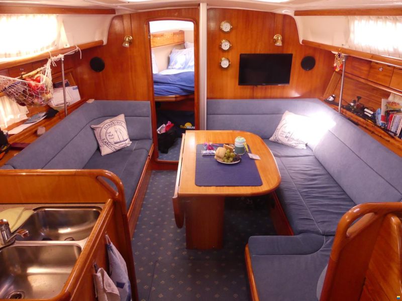 Bavaria 37-2