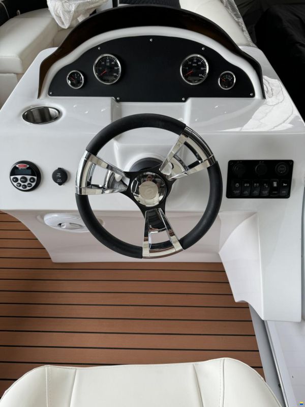 Oasis Barche Sagl Oasis - Relax 21