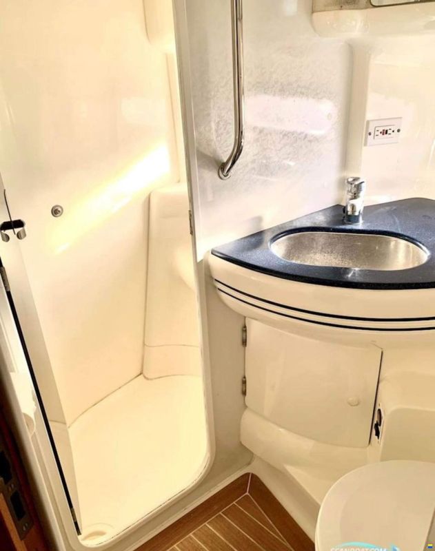 Sealine F44