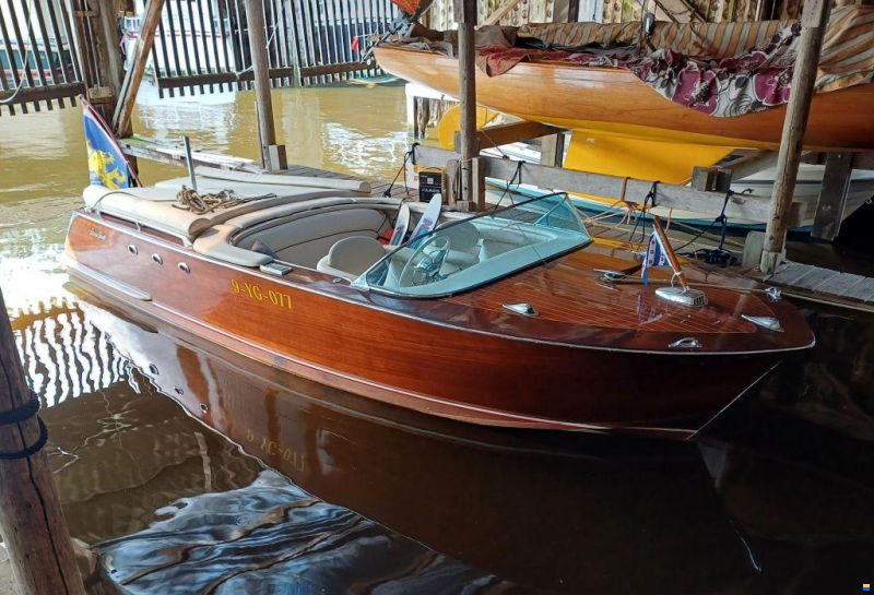 Swiss Craft Riviera Runabout