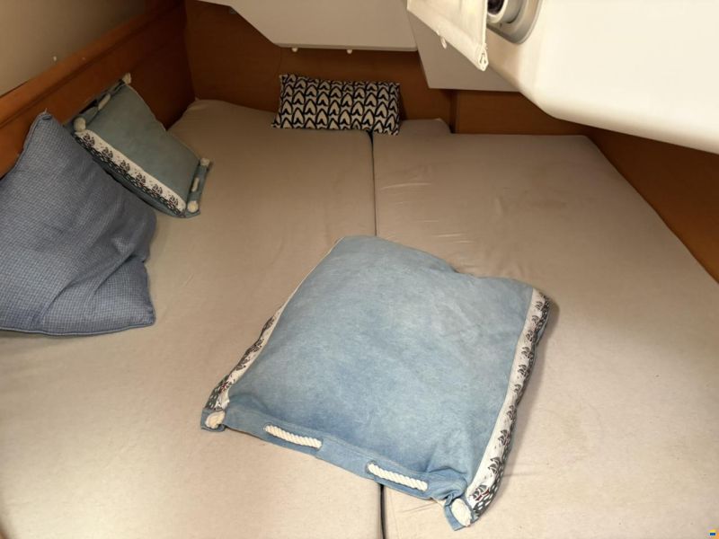 Jeanneau Sun Odyssey 37.9