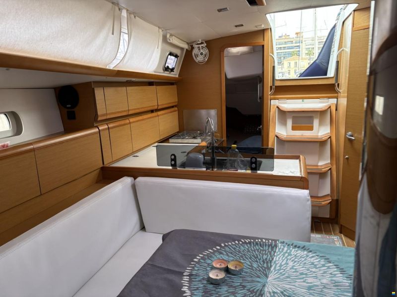Jeanneau Sun Odyssey 37.9