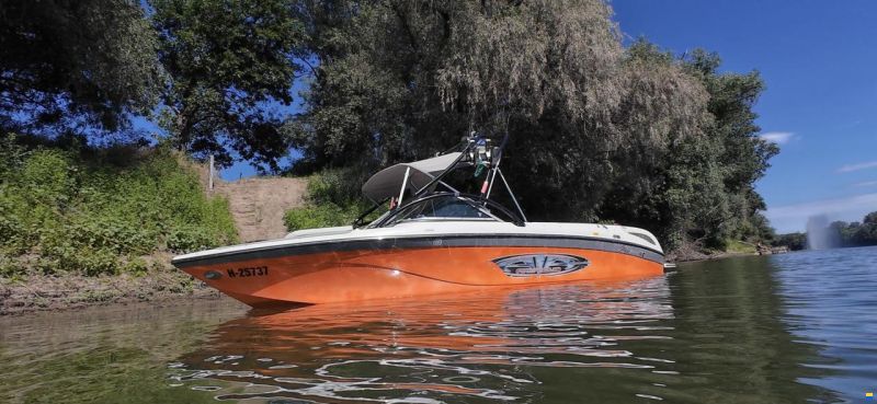 Correct Craft Super Air Nautique SV211