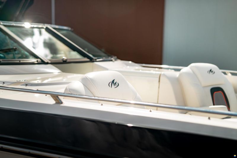 Monterey 328 SS