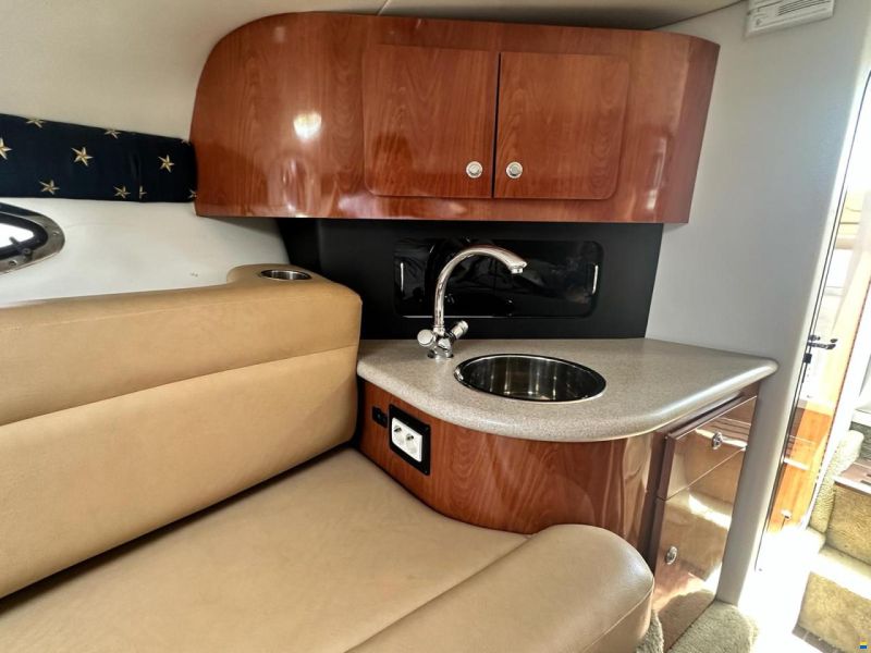 Crownline 325 SCR