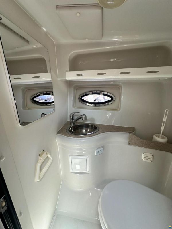 Crownline 325 SCR