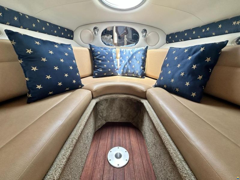 Crownline 325 SCR