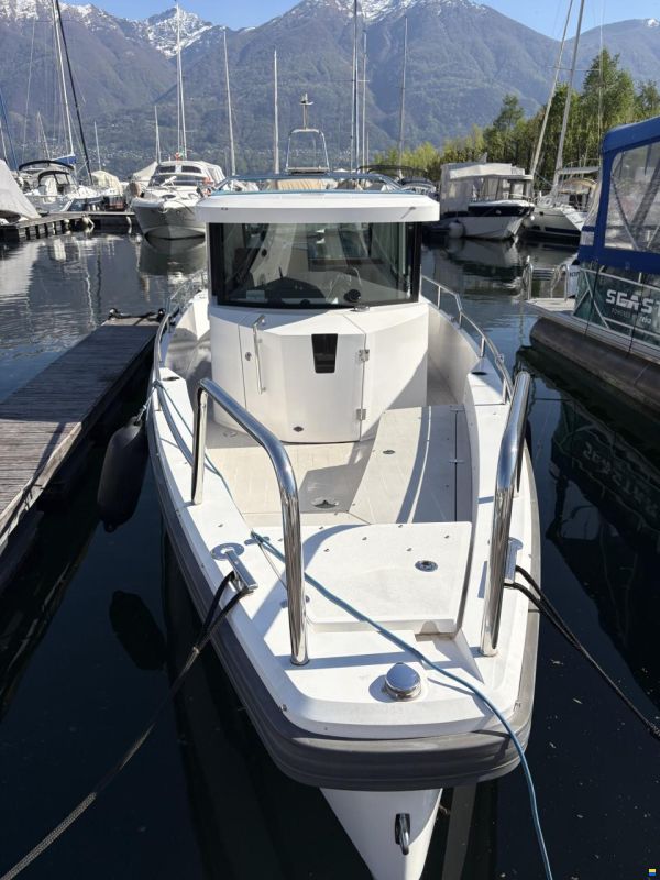 Axopar 28 Cabin