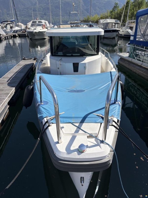 Axopar 28 Cabin