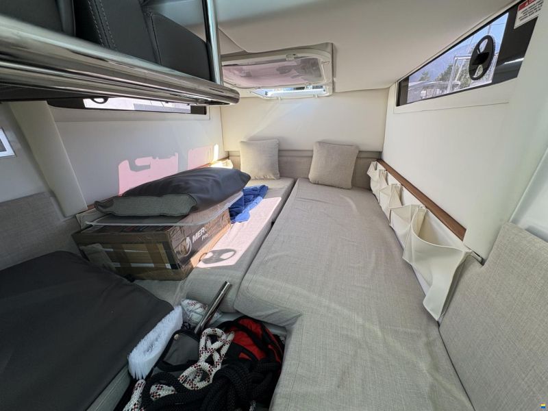 Axopar 28 Cabin