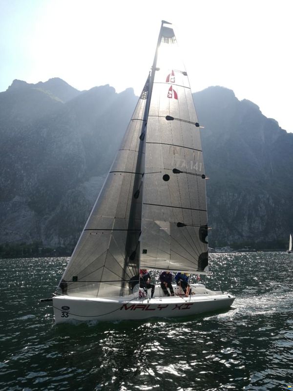Lion Yachts H22