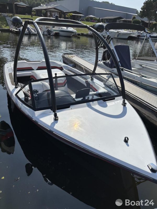 Correct Craft Ski Nautique 196