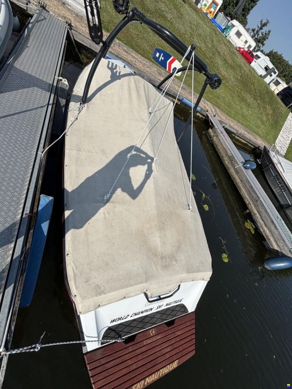 Correct Craft Ski Nautique 196