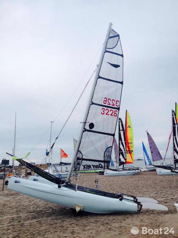 Dart 16 Race