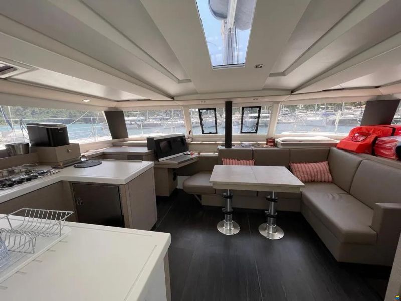Fountaine Pajot Astrea 42