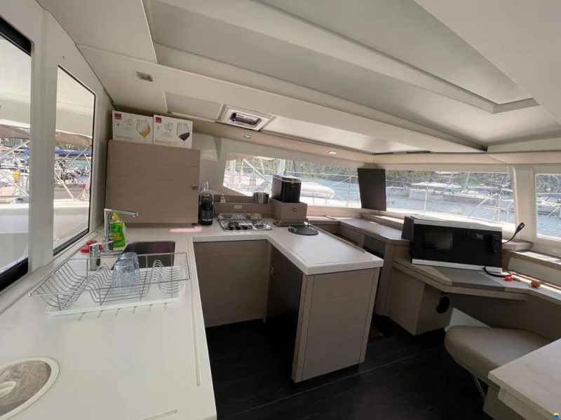 Fountaine Pajot Astrea 42