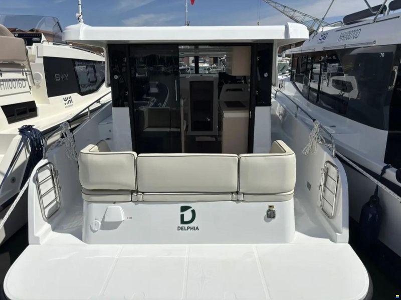 Delphia 10 Sedan
