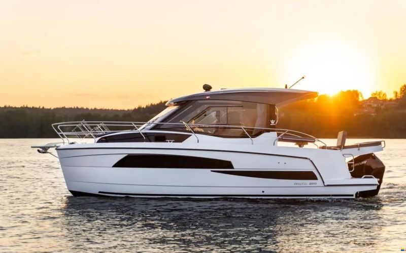 Nauticat 880