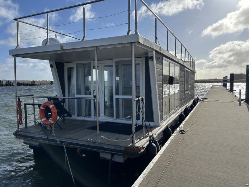 Hausboot mit Sauna