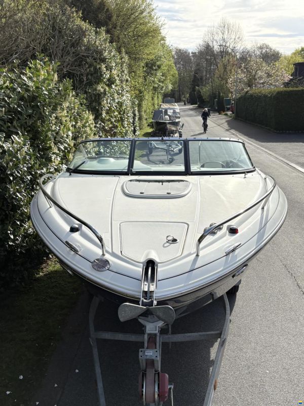Sea Ray 210 Overnighter
