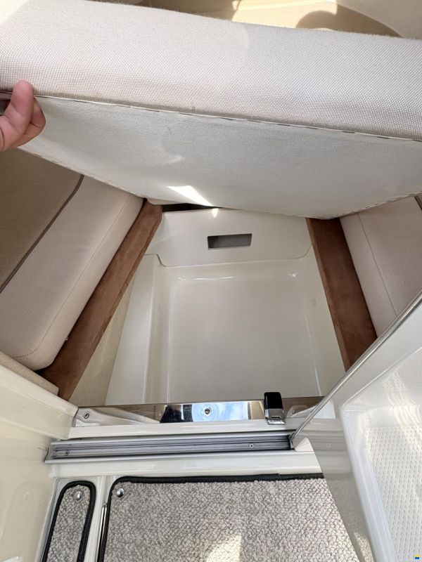 Sea Ray 210 Overnighter