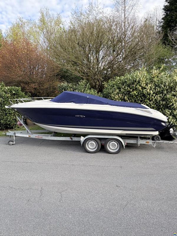 Sea Ray 210 Overnighter