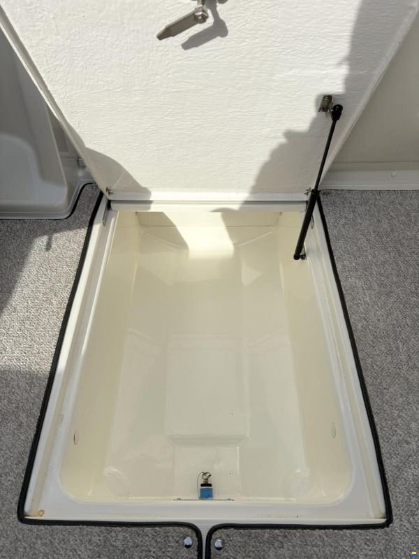 Sea Ray 210 Overnighter