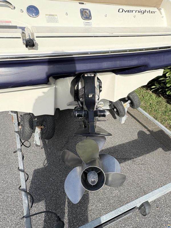 Sea Ray 210 Overnighter