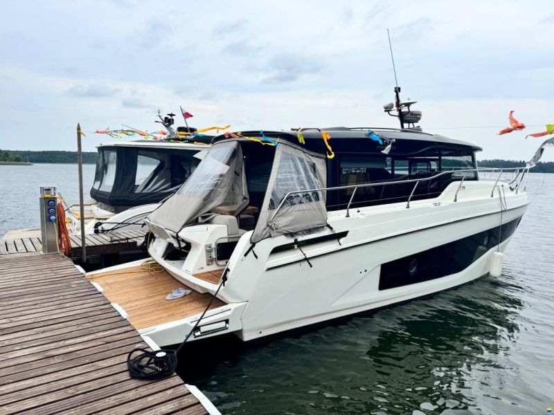 Cranchi T36 Crossover