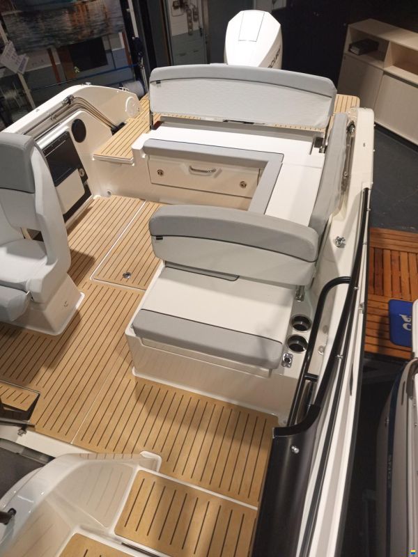 Quicksilver Activ 675 Cruiser