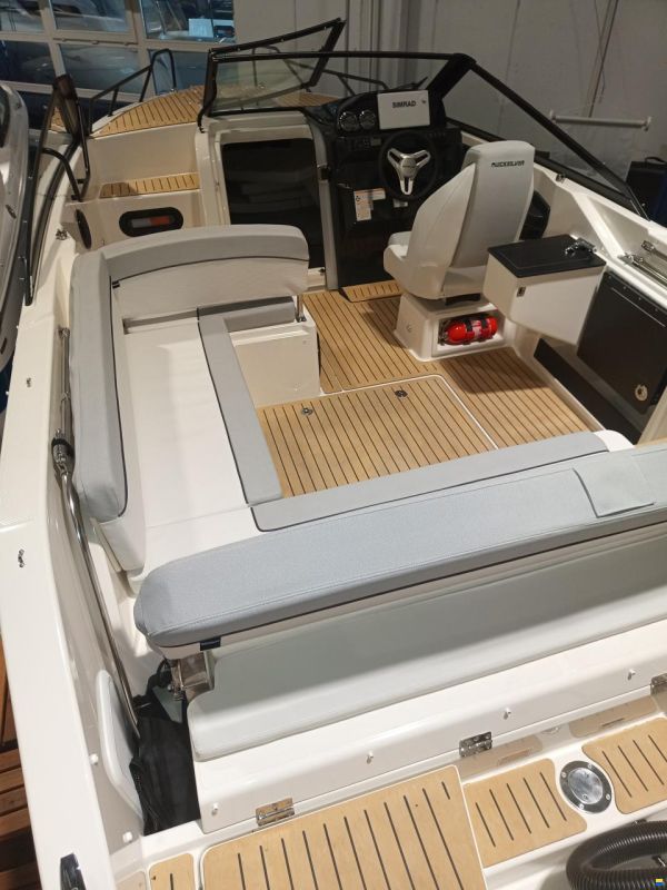 Quicksilver Activ 675 Cruiser