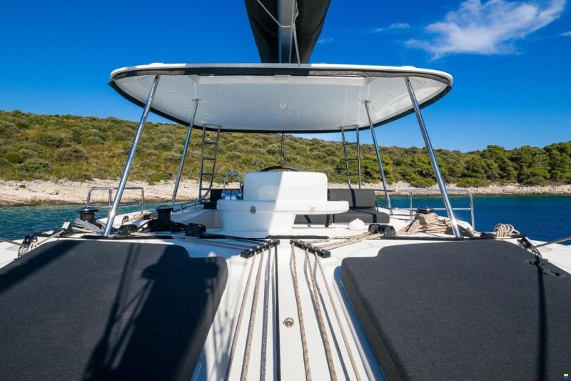 Lagoon 51