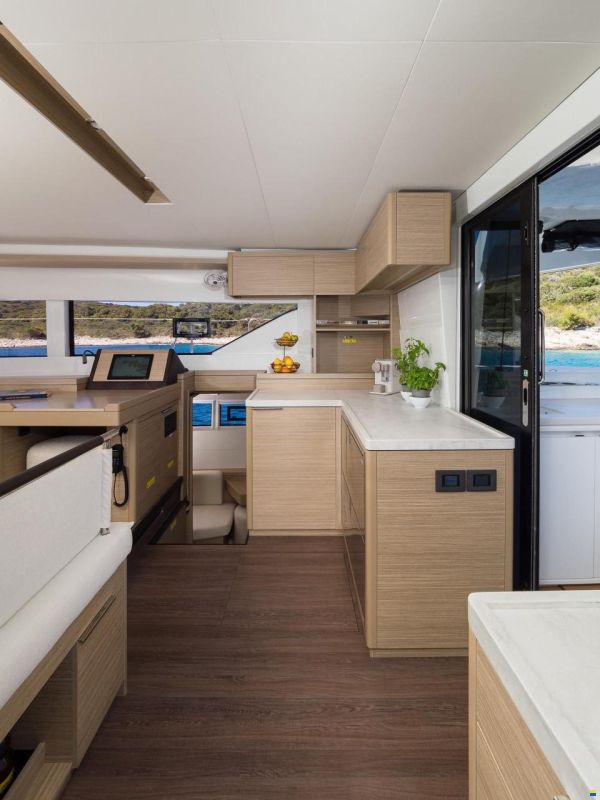 Lagoon 51