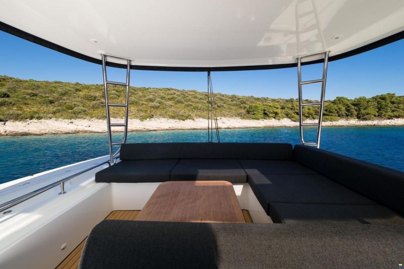 Lagoon 51