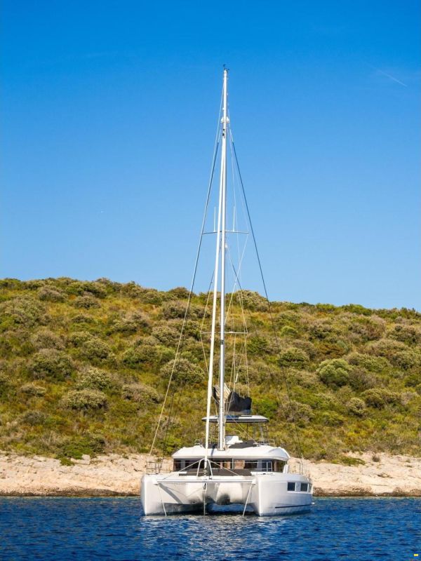 Lagoon 51