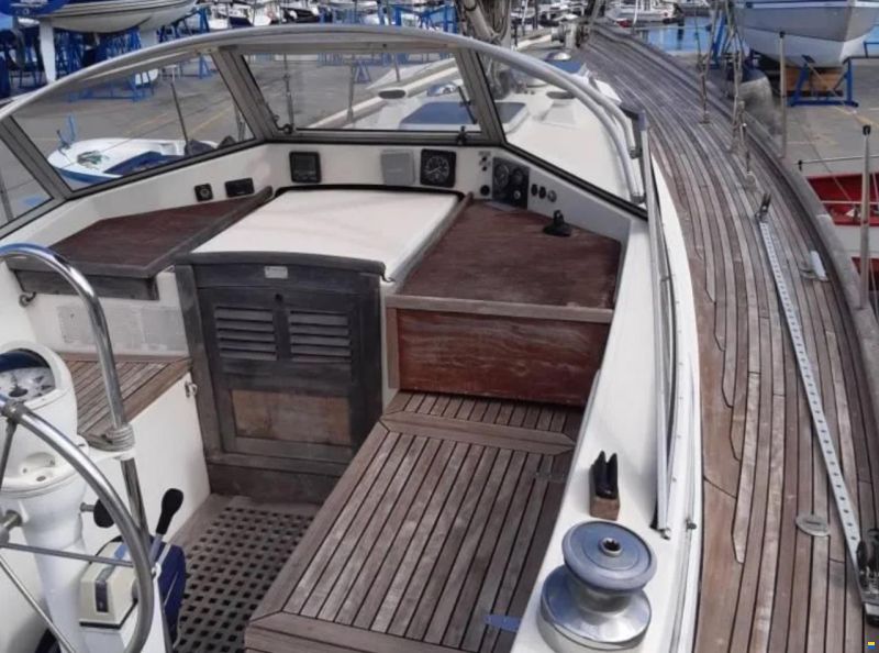 Hallberg-Rassy 352