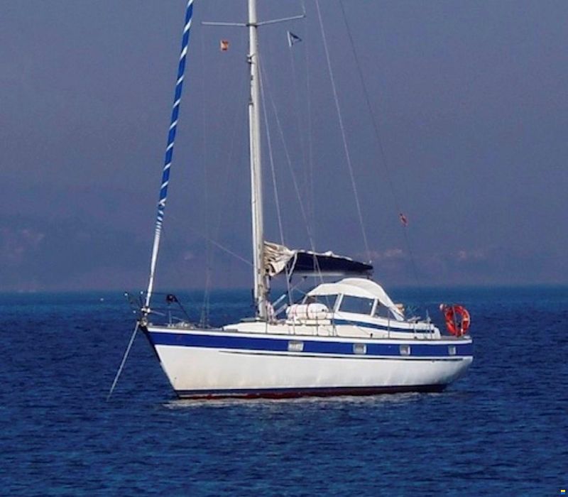 Hallberg-Rassy 352